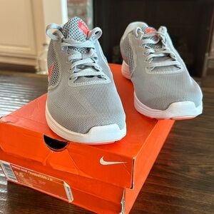 Nike Shoes, Women’s Revolution 3W (Size 9.5)